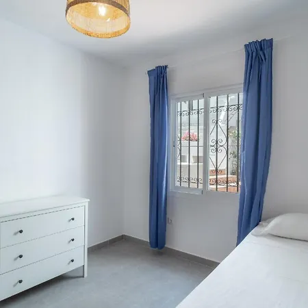 Fuer 4 Personen Ca 80 Qm In Nerja, Andalusien Costa Del Sol بيت للعطل نيرخا