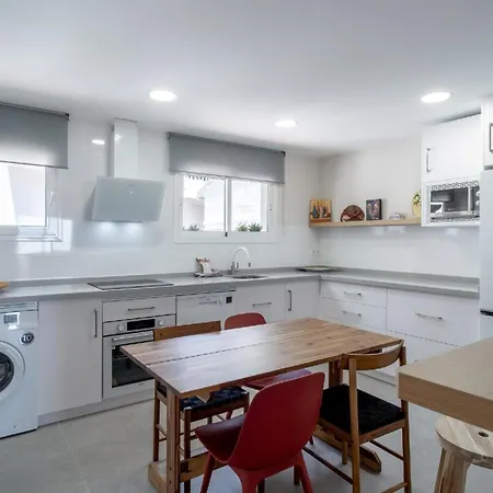 Fuer 4 Personen Ca 80 Qm In Nerja, Andalusien Costa Del Sol نيرخا